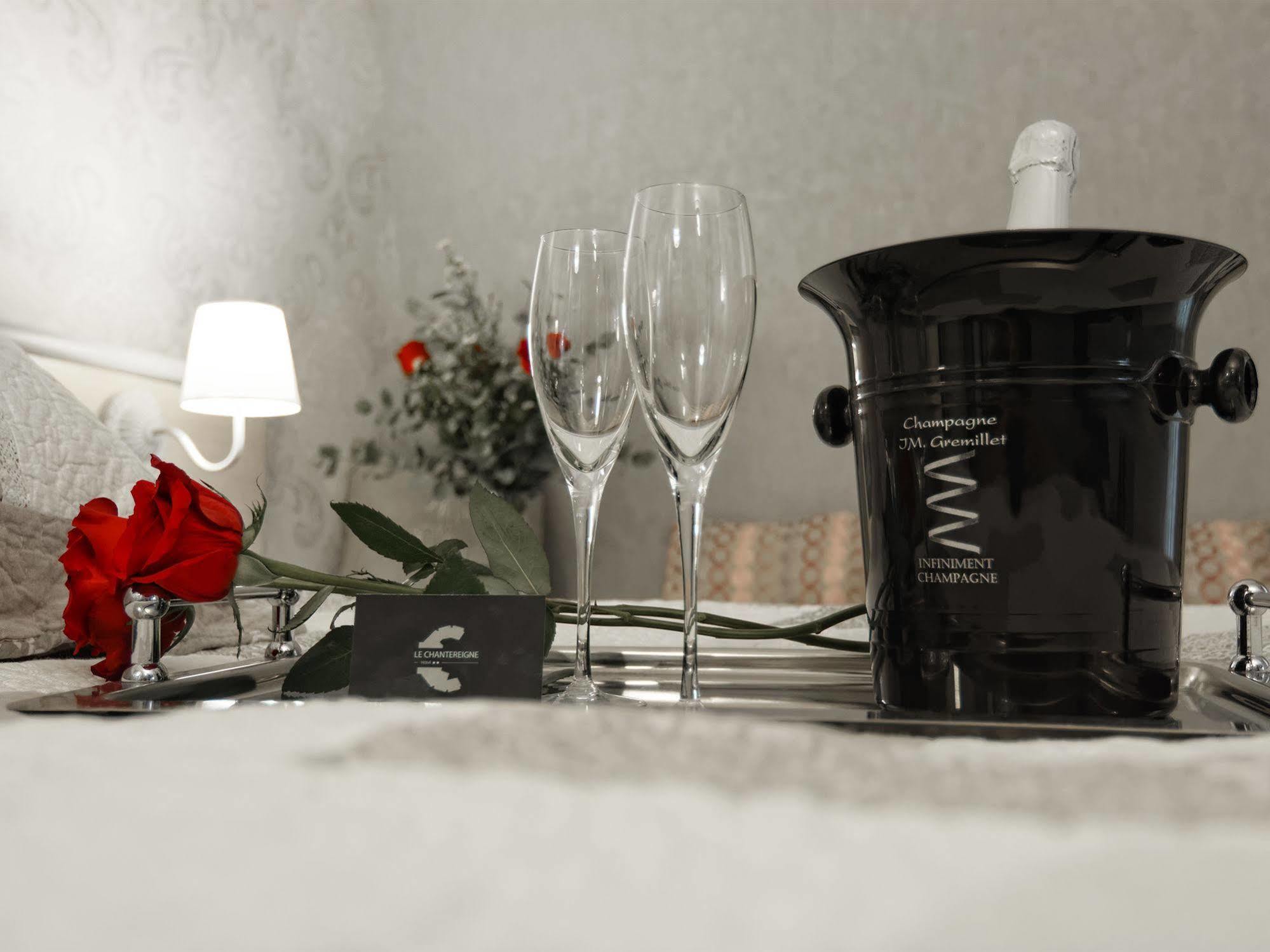 Hotel Le Chantereigne Les Noes-pres-Troyes Ngoại thất bức ảnh