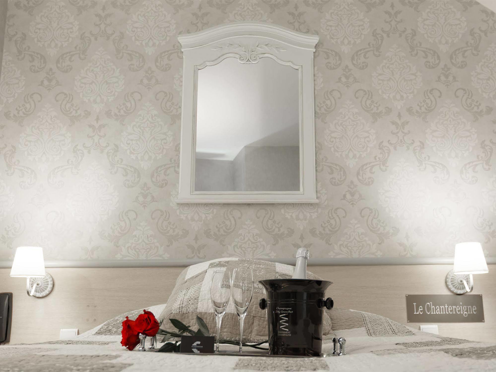Hotel Le Chantereigne Les Noes-pres-Troyes Ngoại thất bức ảnh